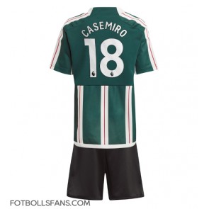 Manchester United Casemiro #18 Replika Bortatröja Barn 2023-24 Kortärmad (+ Korta byxor)